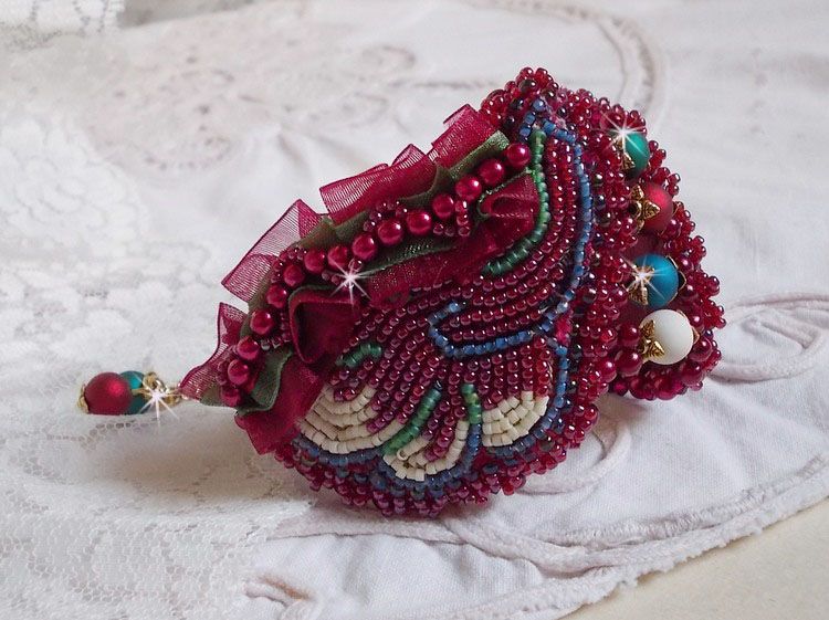 Bracelet Enchantment of Autumn embroidered with Swarovski crystals, round pearly resin beads, lace and seed beads