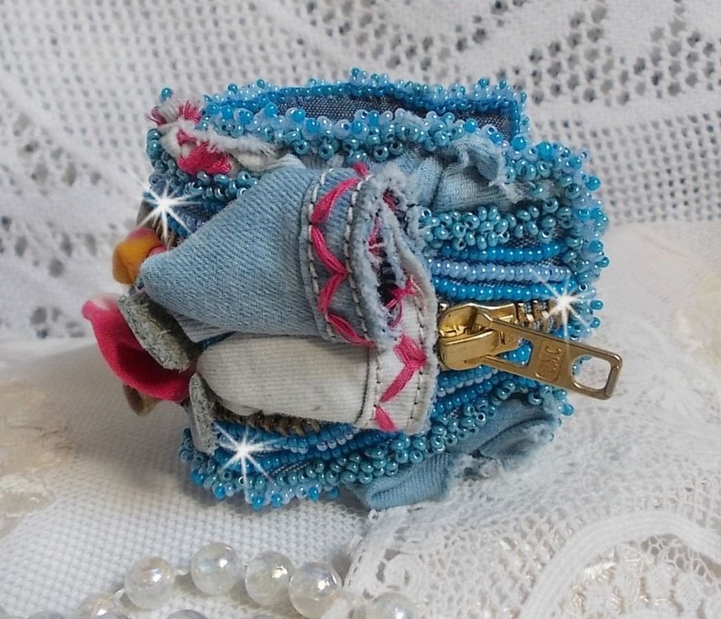 Far West cuff bracelet embroidered with denim fabric, gemstone beads: Sodalite, Agatha, ceramic beads, round pearly beads in Bohemian glass and seed beads