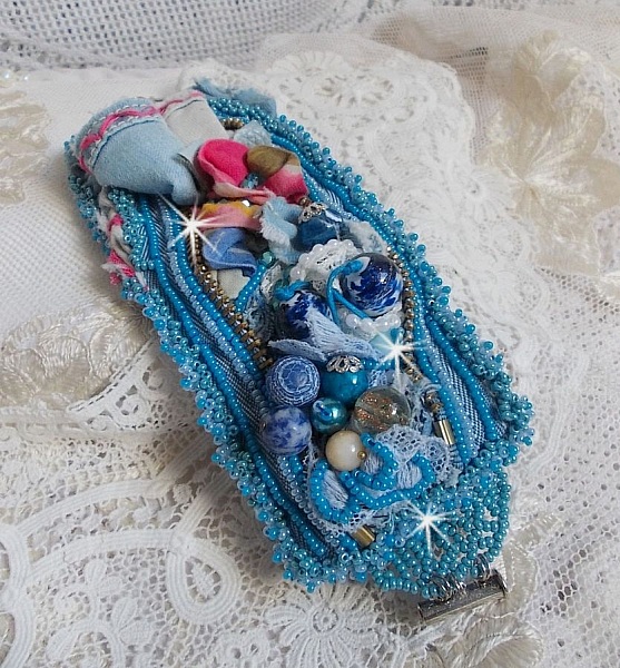 Far West cuff bracelet embroidered with denim fabric, gemstone beads: Sodalite, Agatha, ceramic beads, round pearly beads in Bohemian glass and seed beads