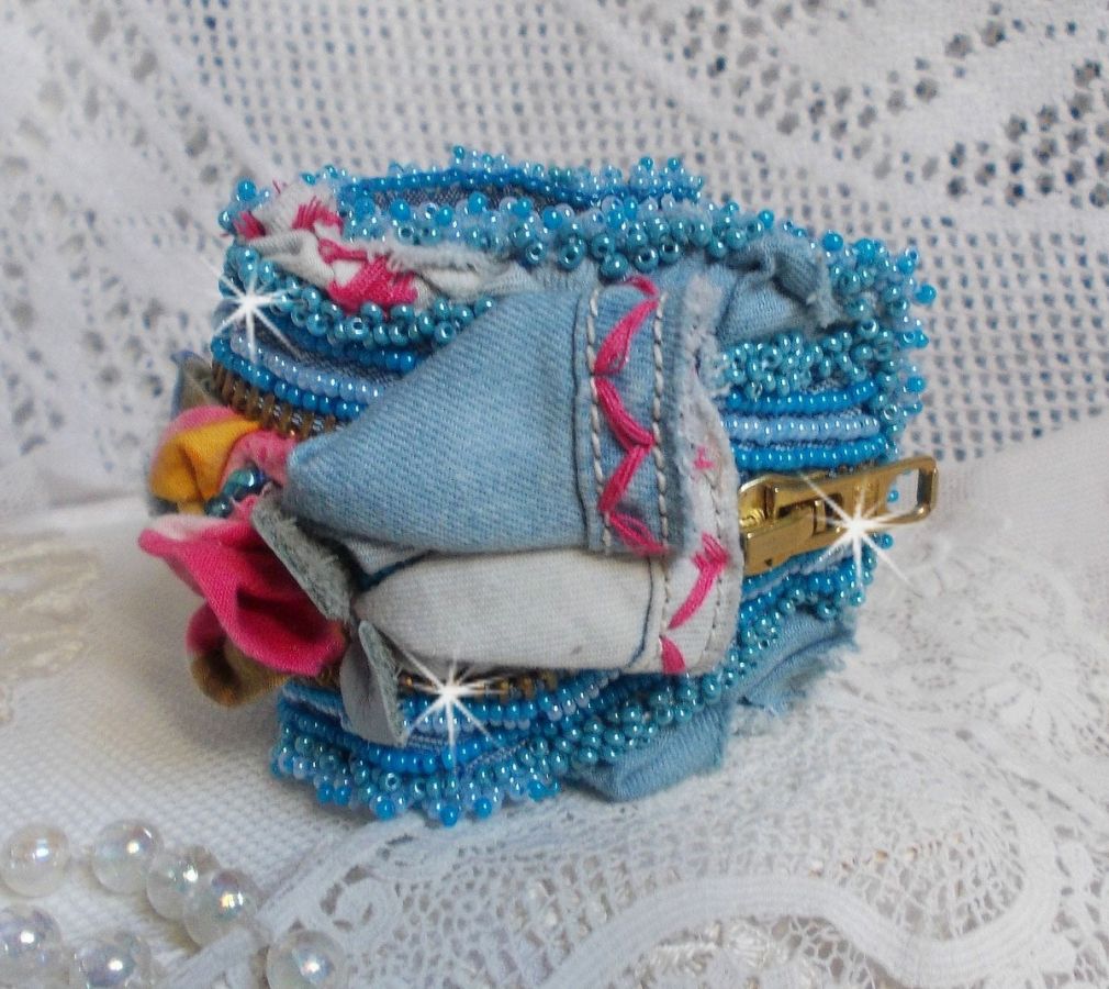 Far West cuff bracelet embroidered with denim fabric, gemstone beads: Sodalite, Agatha, ceramic beads, round pearly beads in Bohemian glass and seed beads