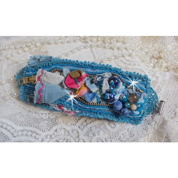 Far West cuff bracelet embroidered with denim fabric, gemstone beads: Sodalite, Agatha, ceramic beads, round pearly beads in Bohemian glass and seed beads