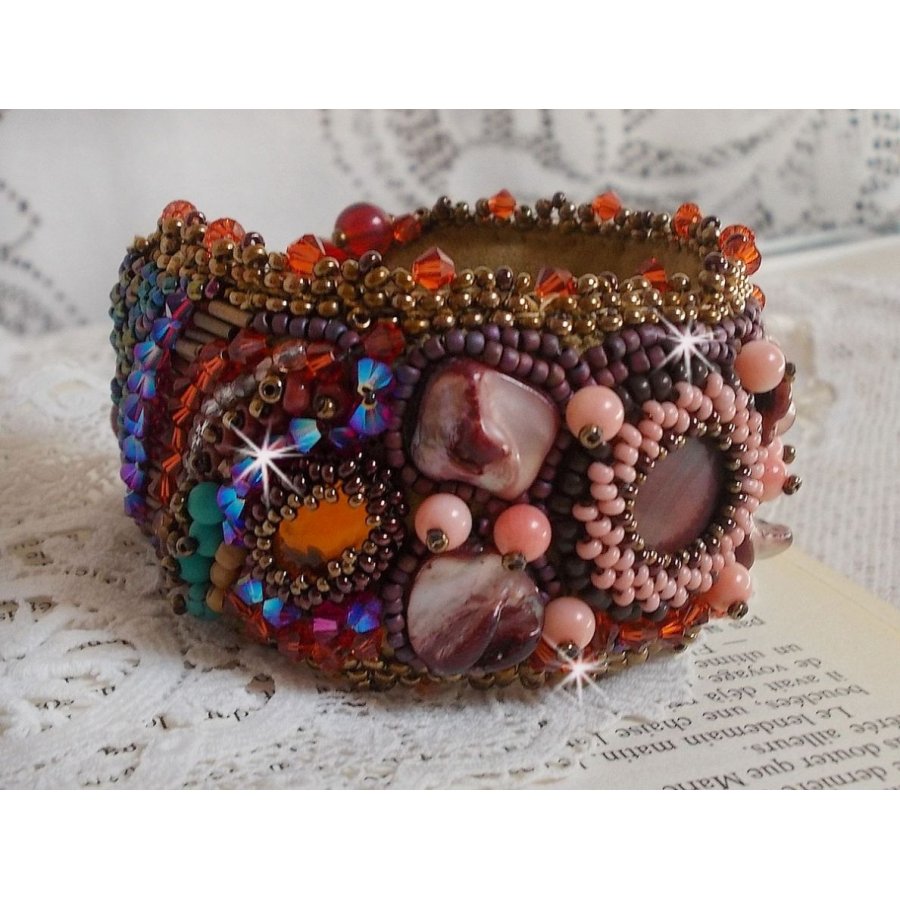 Bracelet Topaz cuff embroidered with a pearly mahogany disc, Amethyst, Pink Coral Light, Swarovski crystals and seed beads