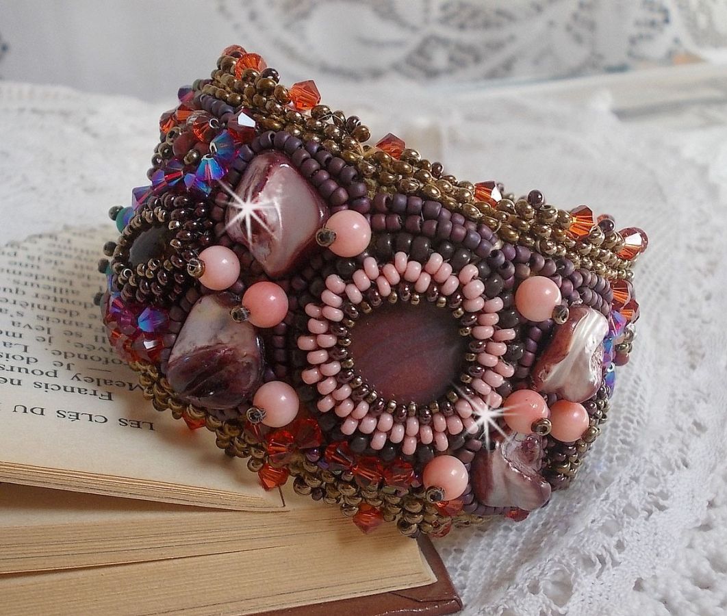 Bracelet Topaz cuff embroidered with a pearly mahogany disc, Amethyst, Pink Coral Light, Swarovski crystals and seed beads