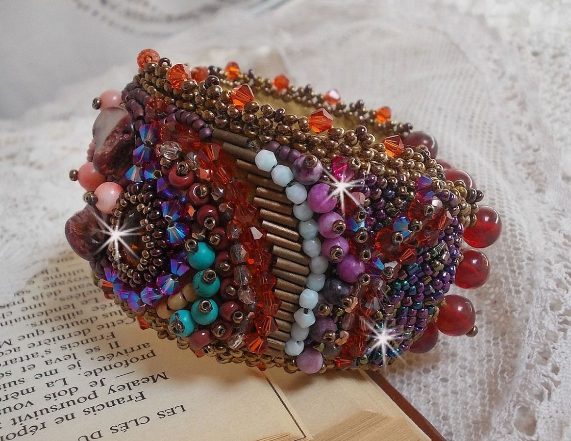 Bracelet Topaz cuff embroidered with a pearly mahogany disc, Amethyst, Pink Coral Light, Swarovski crystals and seed beads