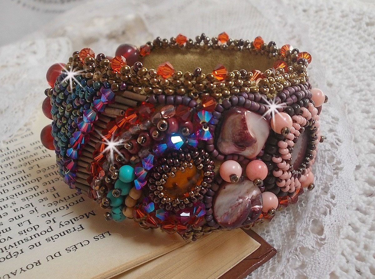 Bracelet Topaz cuff embroidered with a pearly mahogany disc, Amethyst, Pink Coral Light, Swarovski crystals and seed beads