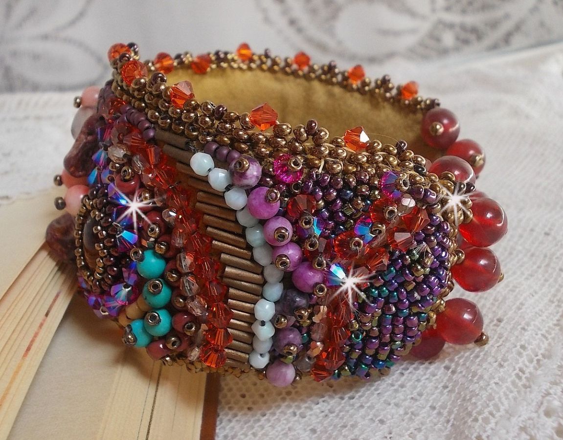 Bracelet Topaz cuff embroidered with a pearly mahogany disc, Amethyst, Pink Coral Light, Swarovski crystals and seed beads