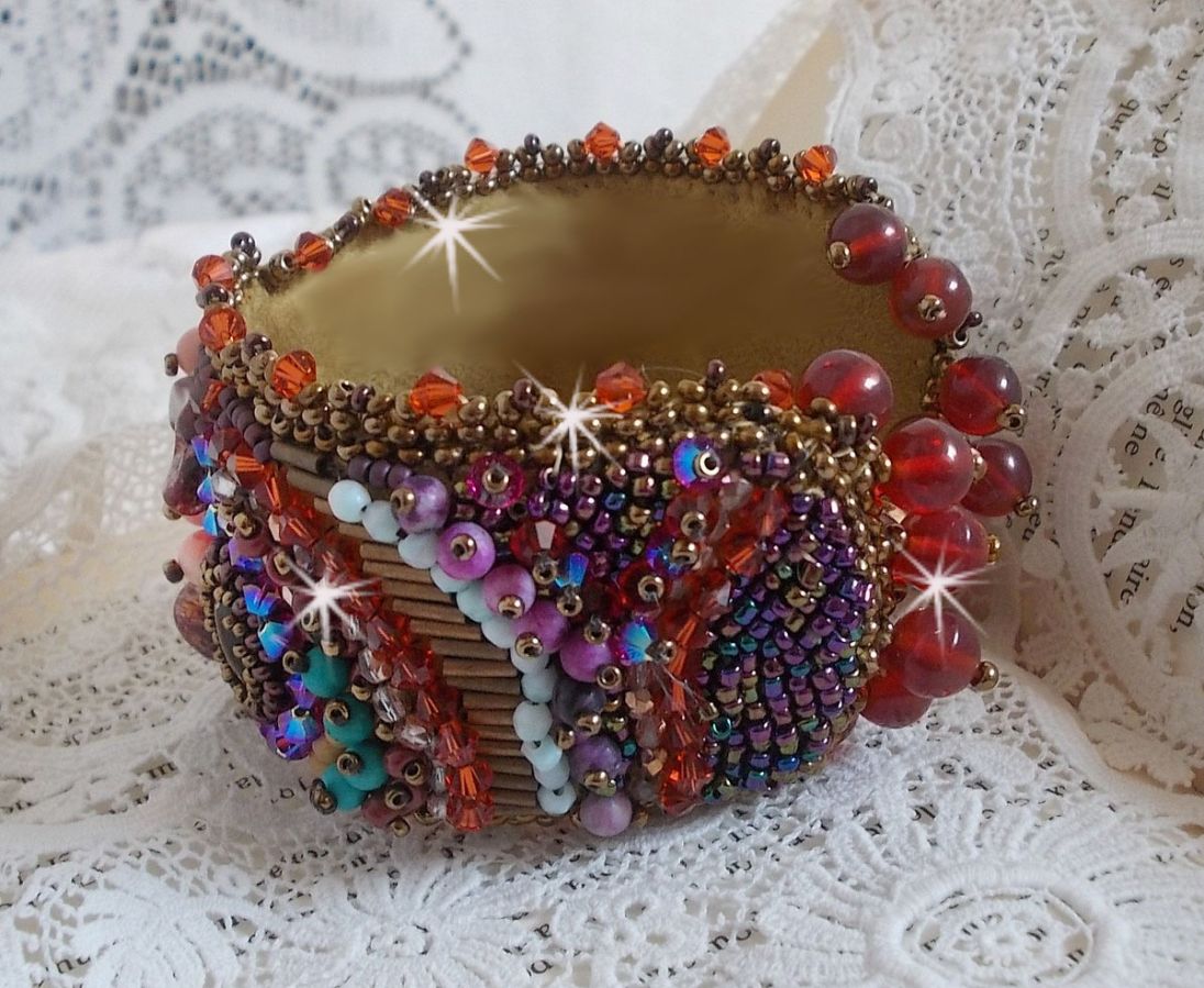 Bracelet Topaz cuff embroidered with a pearly mahogany disc, Amethyst, Pink Coral Light, Swarovski crystals and seed beads