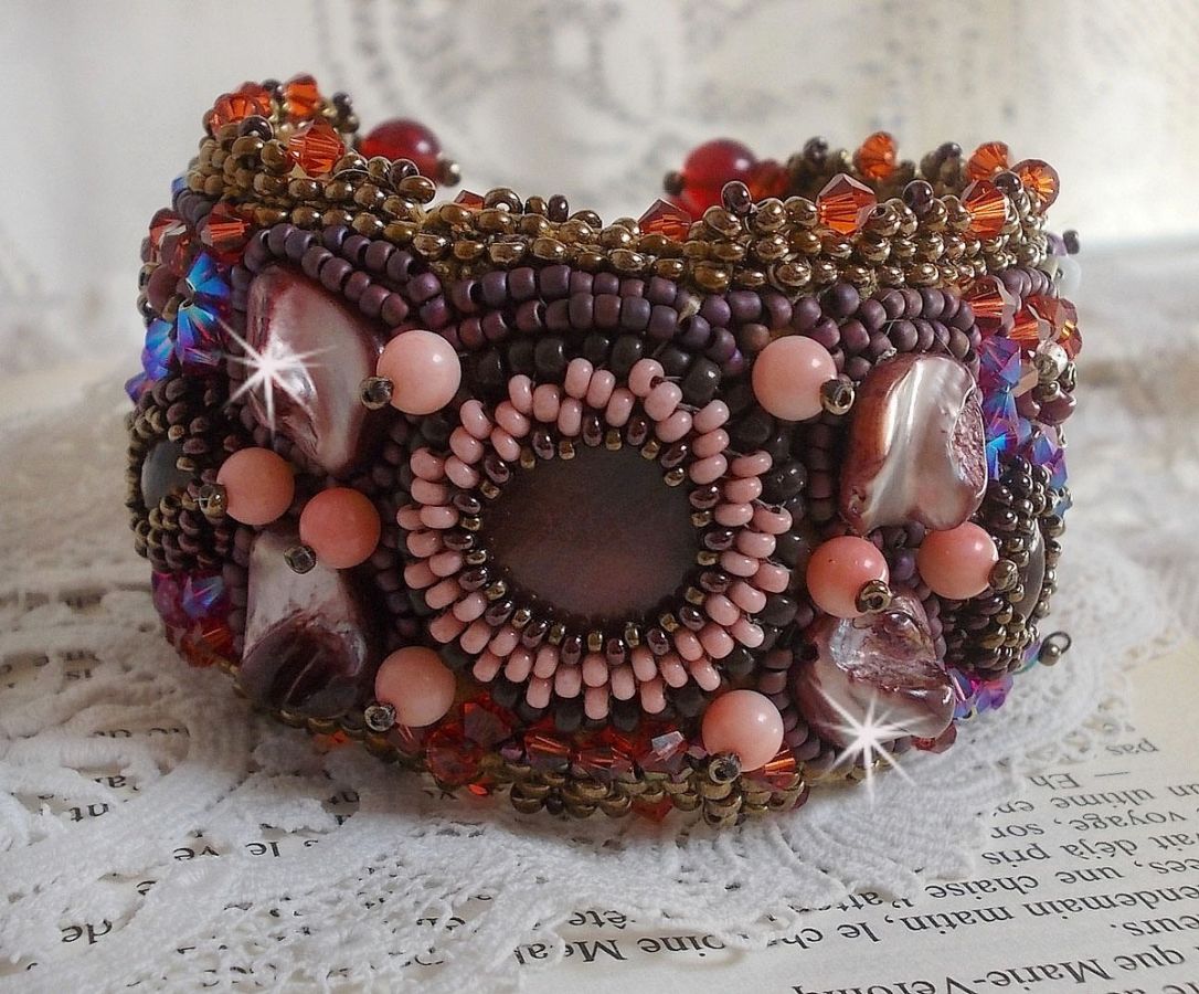 Bracelet Topaz cuff embroidered with a pearly mahogany disc, Amethyst, Pink Coral Light, Swarovski crystals and seed beads