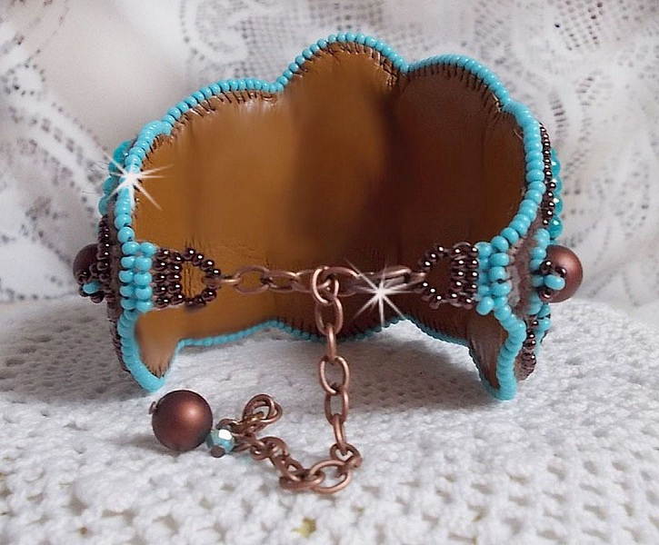 Turquoise Cuff bracelet Haute-Couture embroidered with mahogany mother-of-pearl disc, Swarovski crystals, faceted Bohemian glass and seed beads
