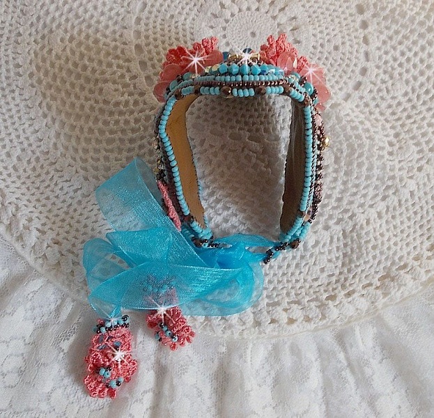 Bracelet Na&iuml;ade Haute-Couture cuff embroidered with Turquoise cabochons, a very old pink lace, gemstone beads: Coral Light and seed beads 