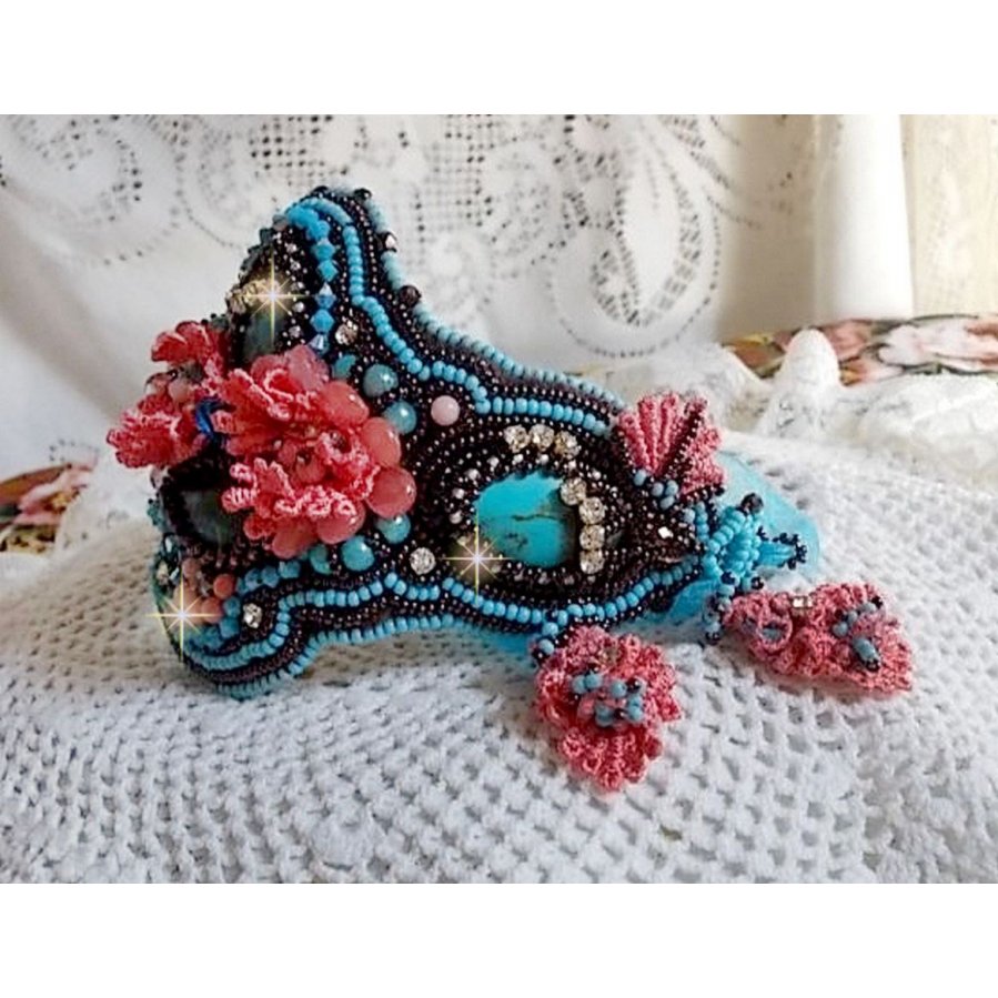 Bracelet Naïade Haute-Couture cuff embroidered with Turquoise cabochons, a very old pink lace, gemstone beads: Coral Light and seed beads 