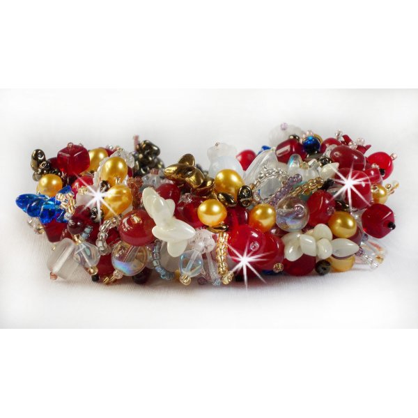 Bracelet Printemps coloré avec des perles nacrées, des cristaux de Swarovski et diverses perles