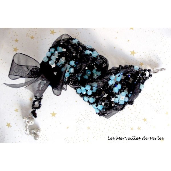 Prestige bracelet with black and blue facets and organza ribbon