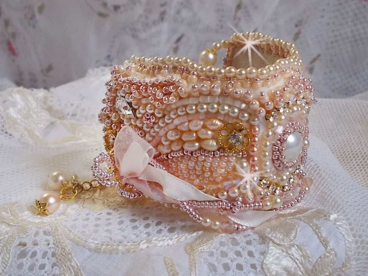 Bracelet Rice powder cuff embroidered with freshwater pearls, pearls, seed beads and Swarovski crystals