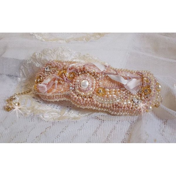 Bracelet Rice powder cuff embroidered with freshwater pearls, pearls, seed beads and Swarovski crystals