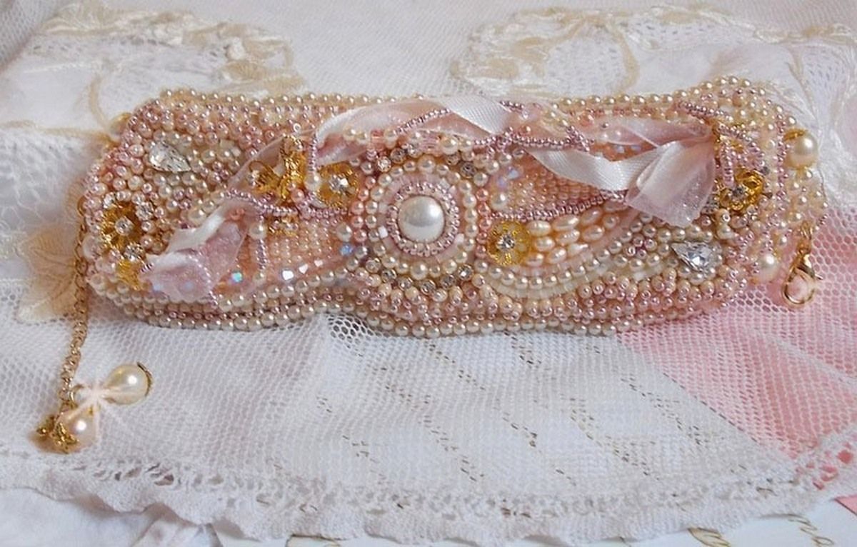 Bracelet Rice powder cuff embroidered with freshwater pearls, pearls, seed beads and Swarovski crystals