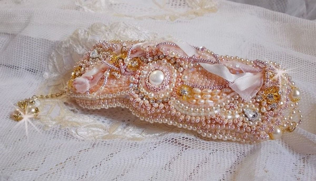 Bracelet Rice powder cuff embroidered with freshwater pearls, pearls, seed beads and Swarovski crystals