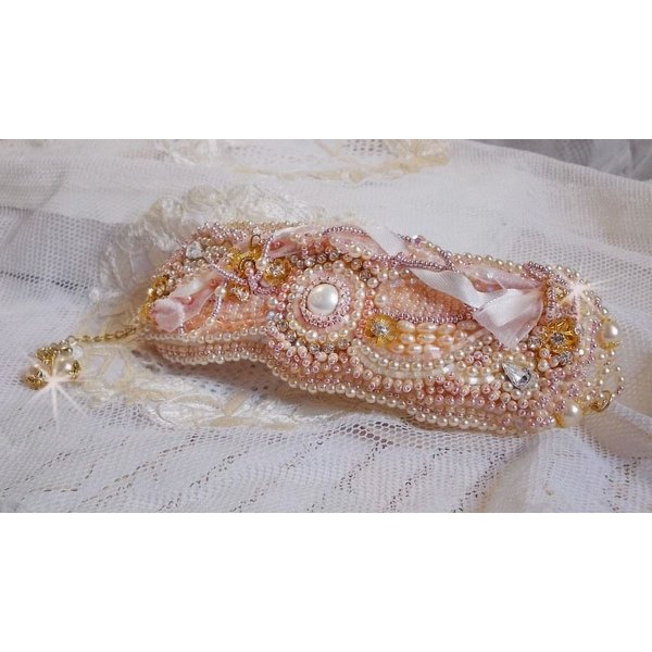 Bracelet Rice powder cuff embroidered with freshwater pearls, pearls, seed beads and Swarovski crystals