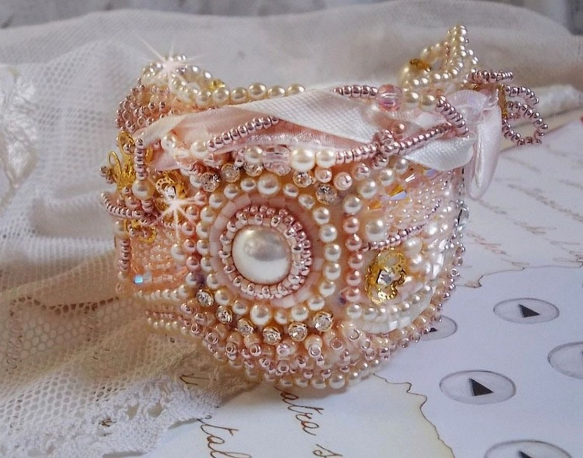 Bracelet Rice powder cuff embroidered with freshwater pearls, pearls, seed beads and Swarovski crystals