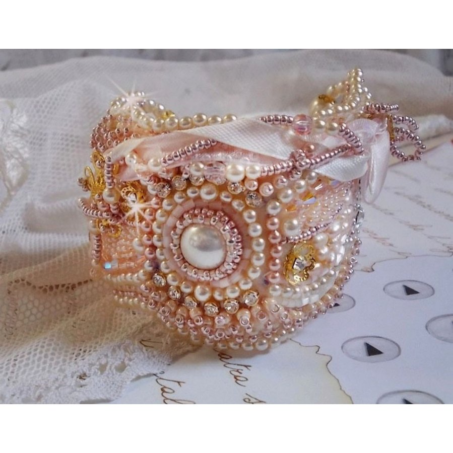 Bracelet Rice powder cuff embroidered with freshwater pearls, pearls, seed beads and Swarovski crystals