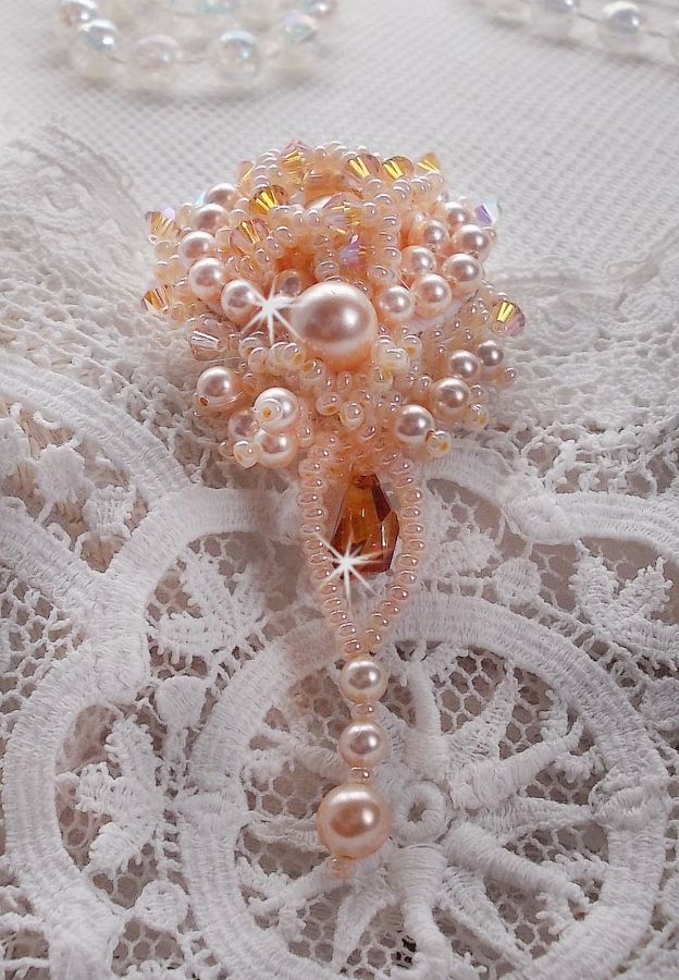 Idylle Beauty brooch embroidered with Swarovski crystals, round pearls and seed beads