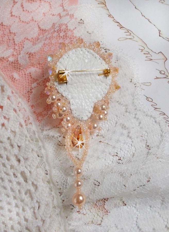 Idylle Beauty brooch embroidered with Swarovski crystals, round pearls and seed beads