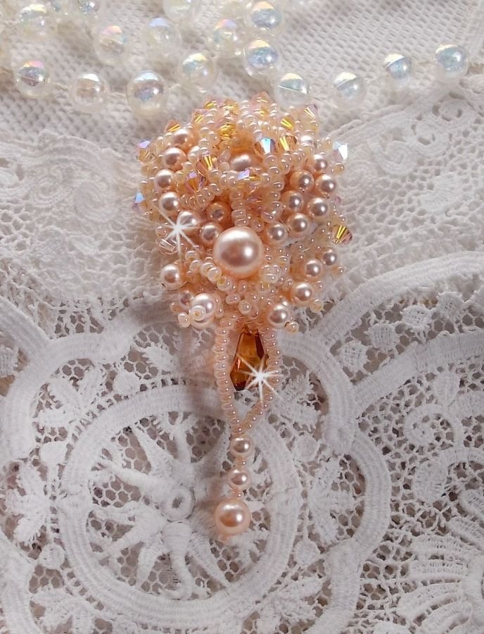 Idylle Beauty brooch embroidered with Swarovski crystals, round pearls and seed beads