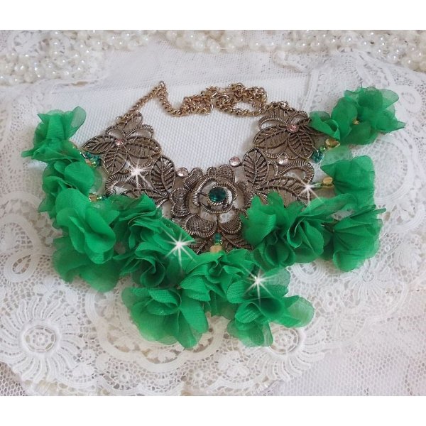 Belle Emeraude necklace mounted with fabric flowers, Swarovski crystals and seed beads