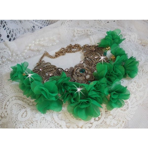 Belle Emeraude necklace mounted with fabric flowers, Swarovski crystals and seed beads