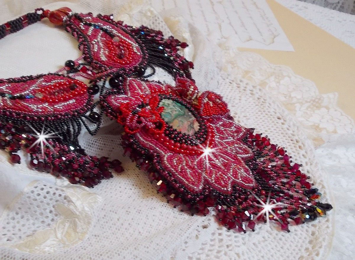 Cardinal necklace embroidered in red and black with red Jasper, onyx beads and Swarovski crystals