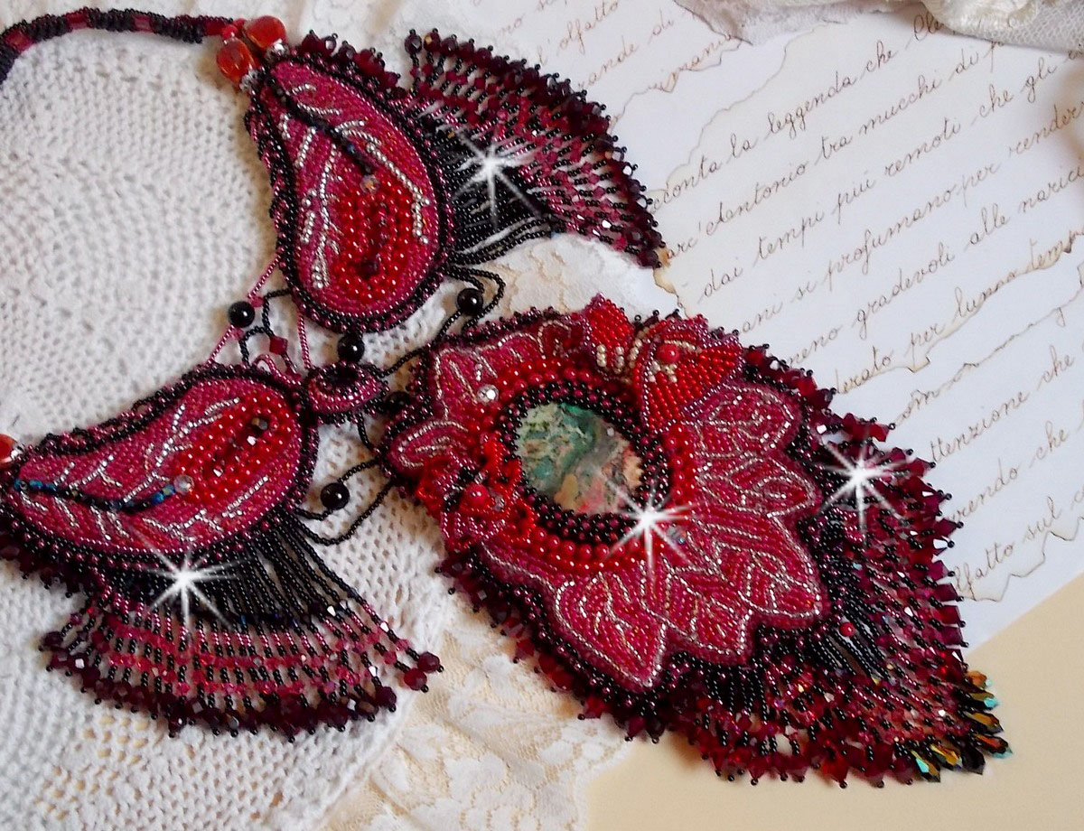 Cardinal necklace embroidered in red and black with red Jasper, onyx beads and Swarovski crystals