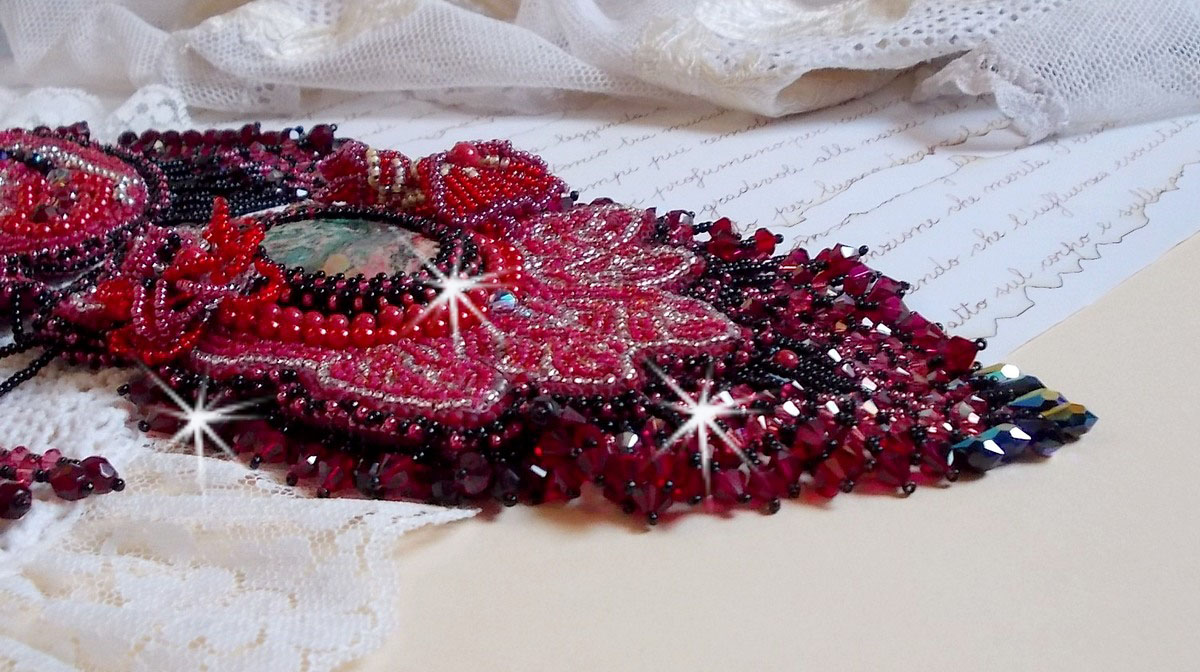 Cardinal necklace embroidered in red and black with red Jasper, onyx beads and Swarovski crystals