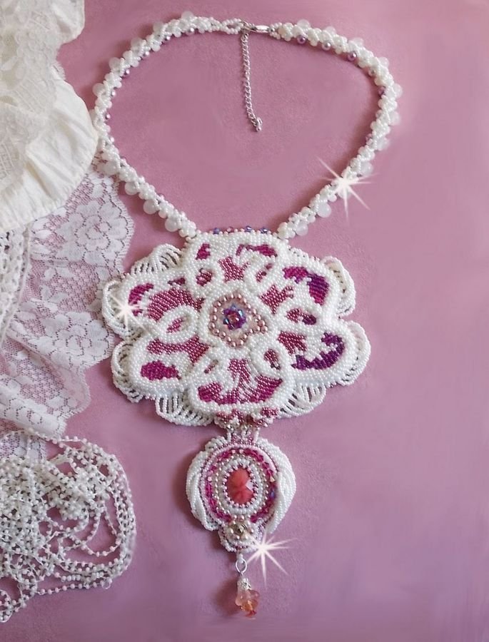 Chloé bib necklace embroidered with a fine pearl lace, Swarovski crystals, pearly beads and Miyuki seed beads