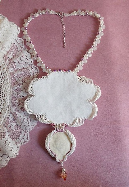 Chlo&eacute; bib necklace embroidered with a fine pearl lace, Swarovski crystals, pearly beads and Miyuki seed beads