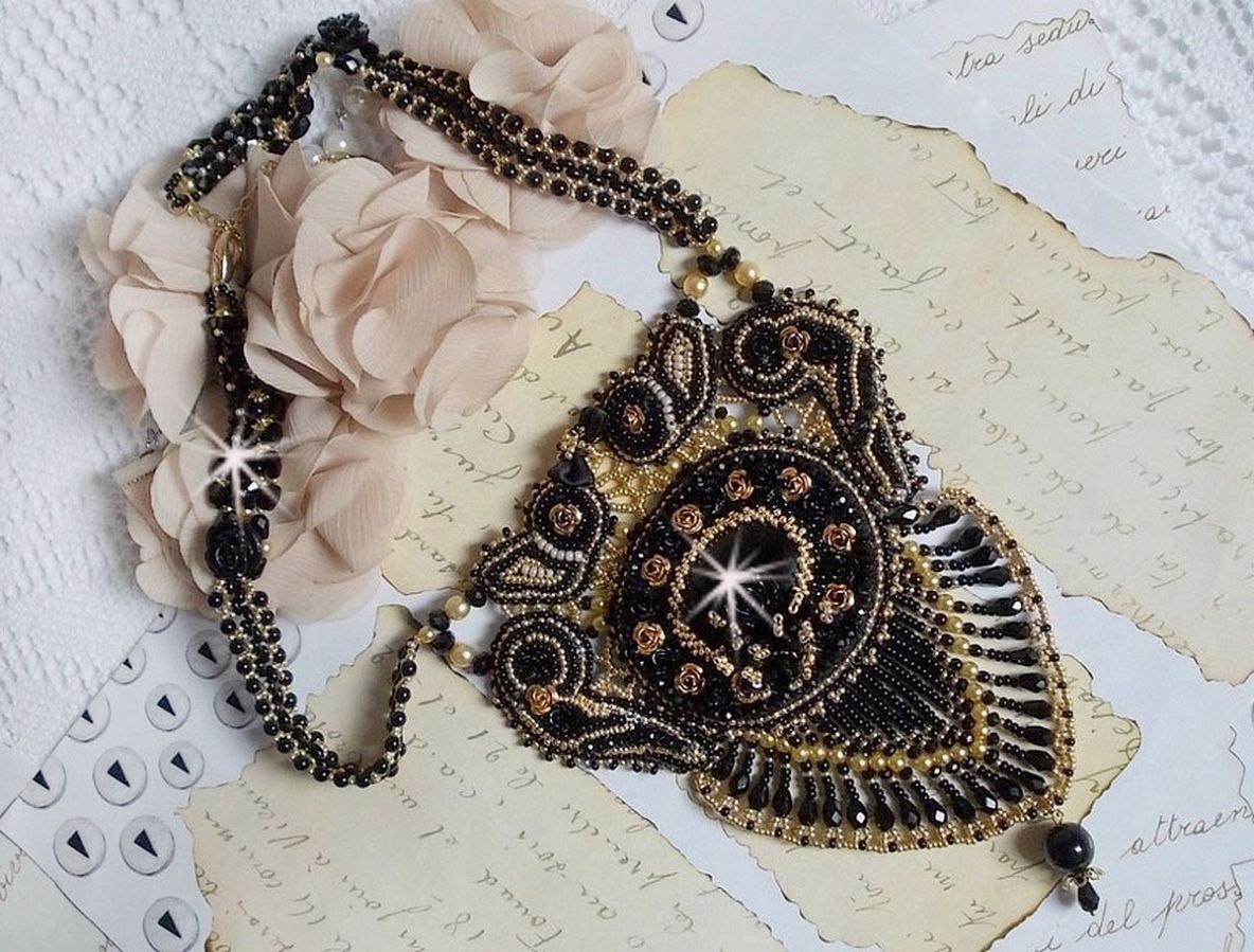 Cleopatra necklace embroidered with black onyx, pearls and seed beads 