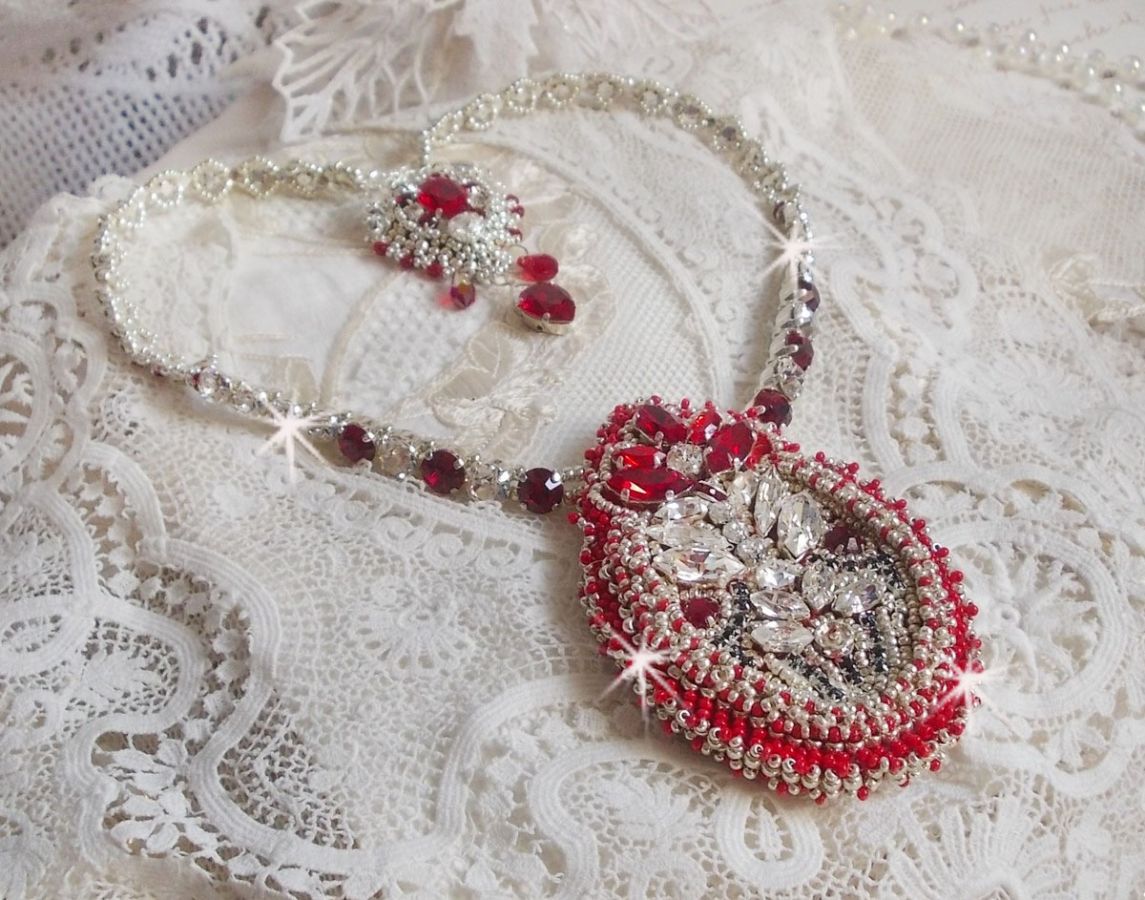 Drigon Red necklace embroidered with red Swarovski crystals, silver seed beads, rhinestones, clasps and 925/1000 silver chains