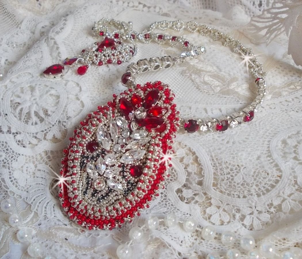 Drigon Red necklace embroidered with red Swarovski crystals, silver seed beads, rhinestones, clasps and 925/1000 silver chains