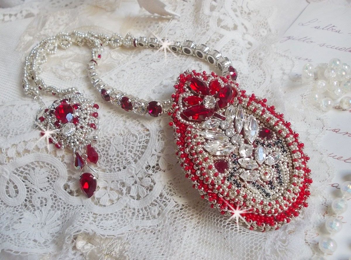 Drigon Red necklace embroidered with red Swarovski crystals, silver seed beads, rhinestones, clasps and 925/1000 silver chains