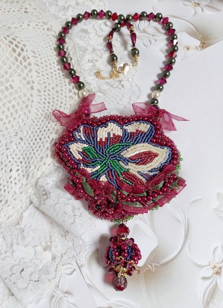 Necklace Enchantment of Autumn embroidered with pearly pearls Bordeaux, a lace, various pearls and seed beads