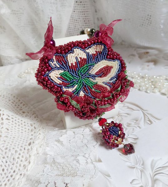 Necklace Enchantment of Autumn embroidered with pearly pearls Bordeaux, a lace, various pearls and seed beads