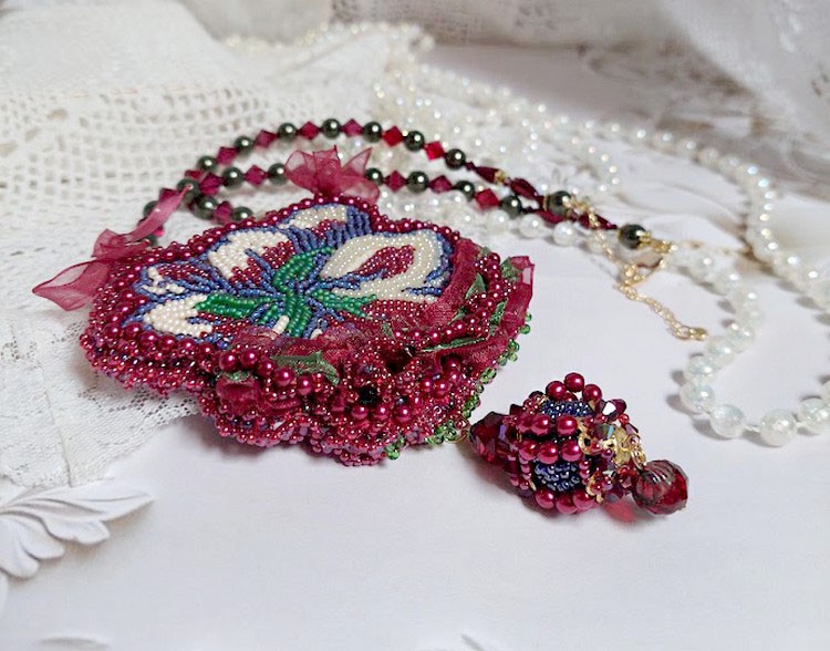 Necklace Enchantment of Autumn embroidered with pearly pearls Bordeaux, a lace, various pearls and seed beads