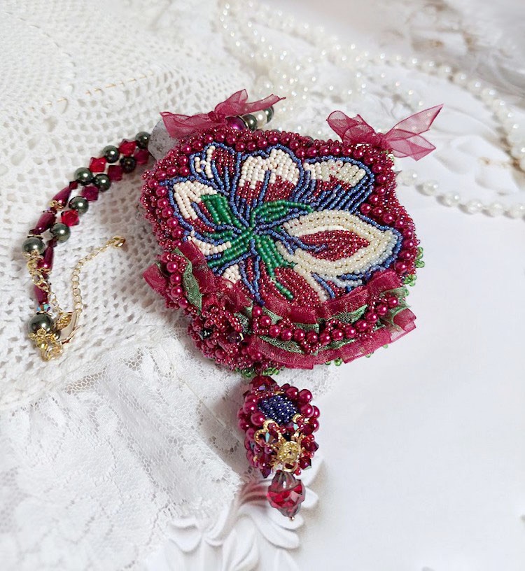 Necklace Enchantment of Autumn embroidered with pearly pearls Bordeaux, a lace, various pearls and seed beads