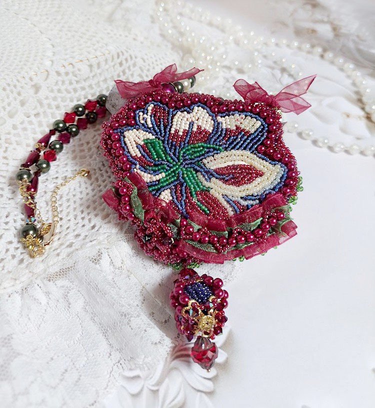 Necklace Enchantment of Autumn embroidered with pearly pearls Bordeaux, a lace, various pearls and seed beads
