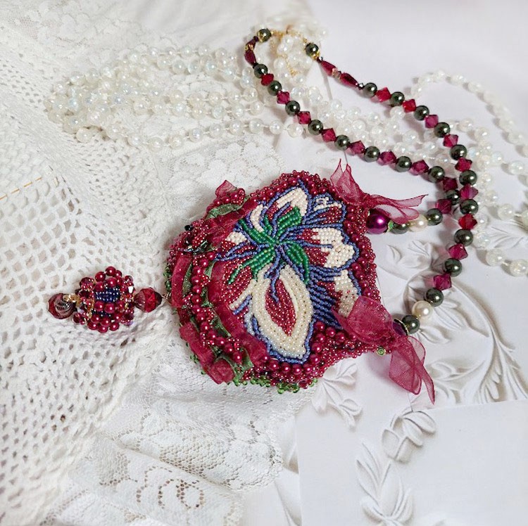 Necklace Enchantment of Autumn embroidered with pearly pearls Bordeaux, a lace, various pearls and seed beads