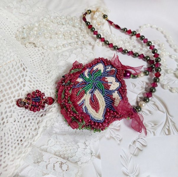 Necklace Enchantment of Autumn embroidered with pearly pearls Bordeaux, a lace, various pearls and seed beads