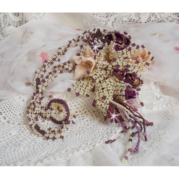 Necklace Les Floralies mounted with gemstones : Sugilite and Miyuki Delicas beads of different colors 