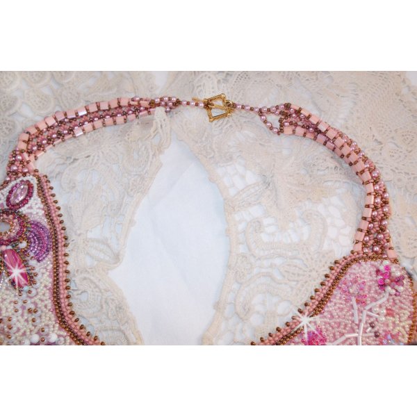 Rose Royale necklace, embroidered with semi-precious pearls, Swarovski crystal and various quality pearls in Haute-Couture style