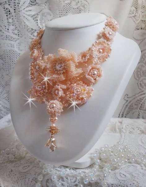 Idylle Beaut&eacute; Haute-Couture necklace, nothing but Swarovski pearls and seed beads 