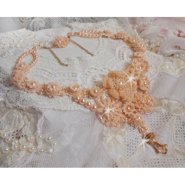 Idylle Beaut&eacute; Haute-Couture necklace, nothing but Swarovski pearls and seed beads 