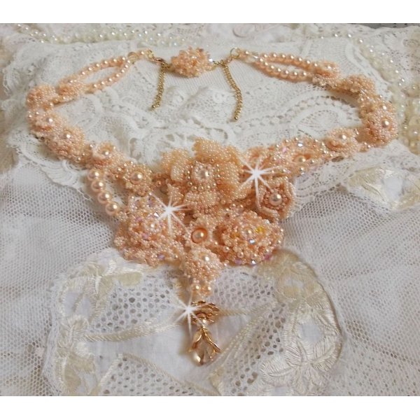 Idylle Beaut&eacute; Haute-Couture necklace, nothing but Swarovski pearls and seed beads 